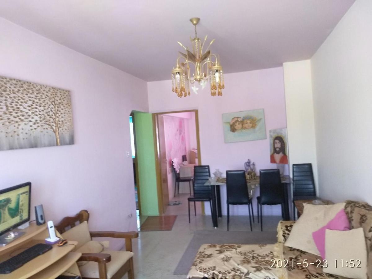 Sweet Apartment *